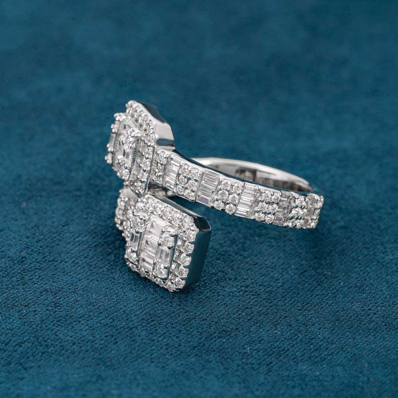 VVS Moissanite Hug Baguette Ring